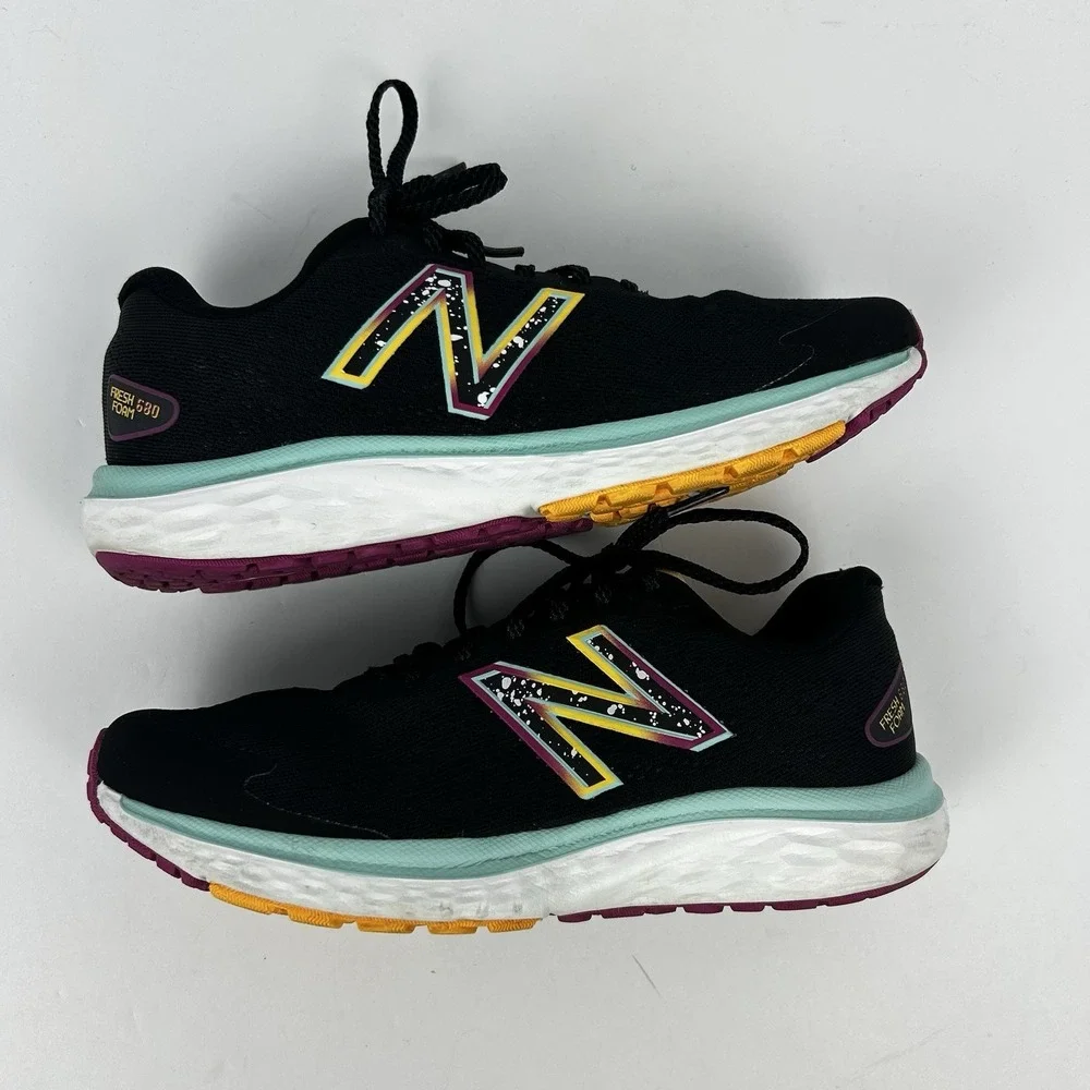 New Balance® (Women's 8 B) Fresh Foam™ Running Shoes in Black Surf